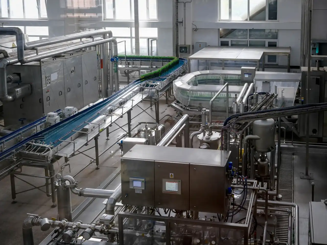 PC系列与卡特挖掘机履带总成性能参数对比分析