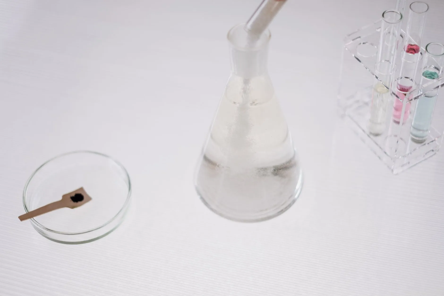 挖掘机斗齿与滤芯的选型要点：提升华北矿区作业效率的技术指南